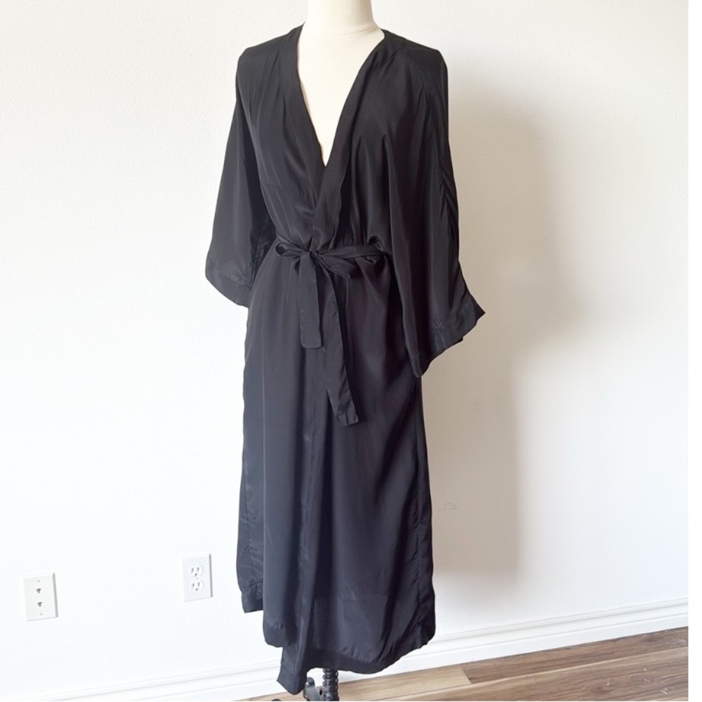 Natalie Martin Silk  Black Long Sleeve Robe - Picture 9 of 11
